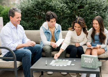 DOODLE HEIST: Quick Drawing Family Game