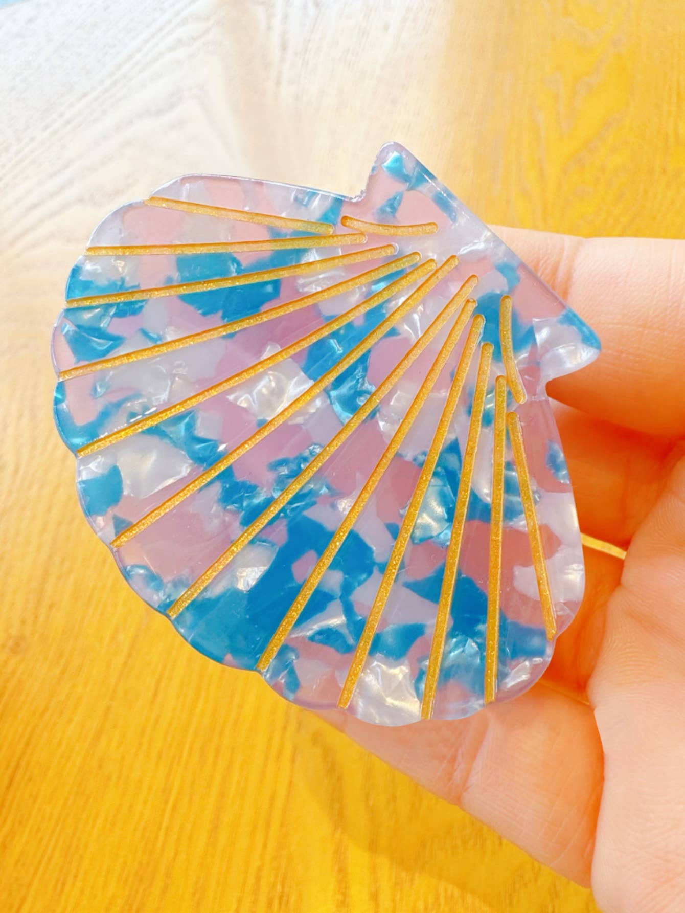 Shell Claw Clip