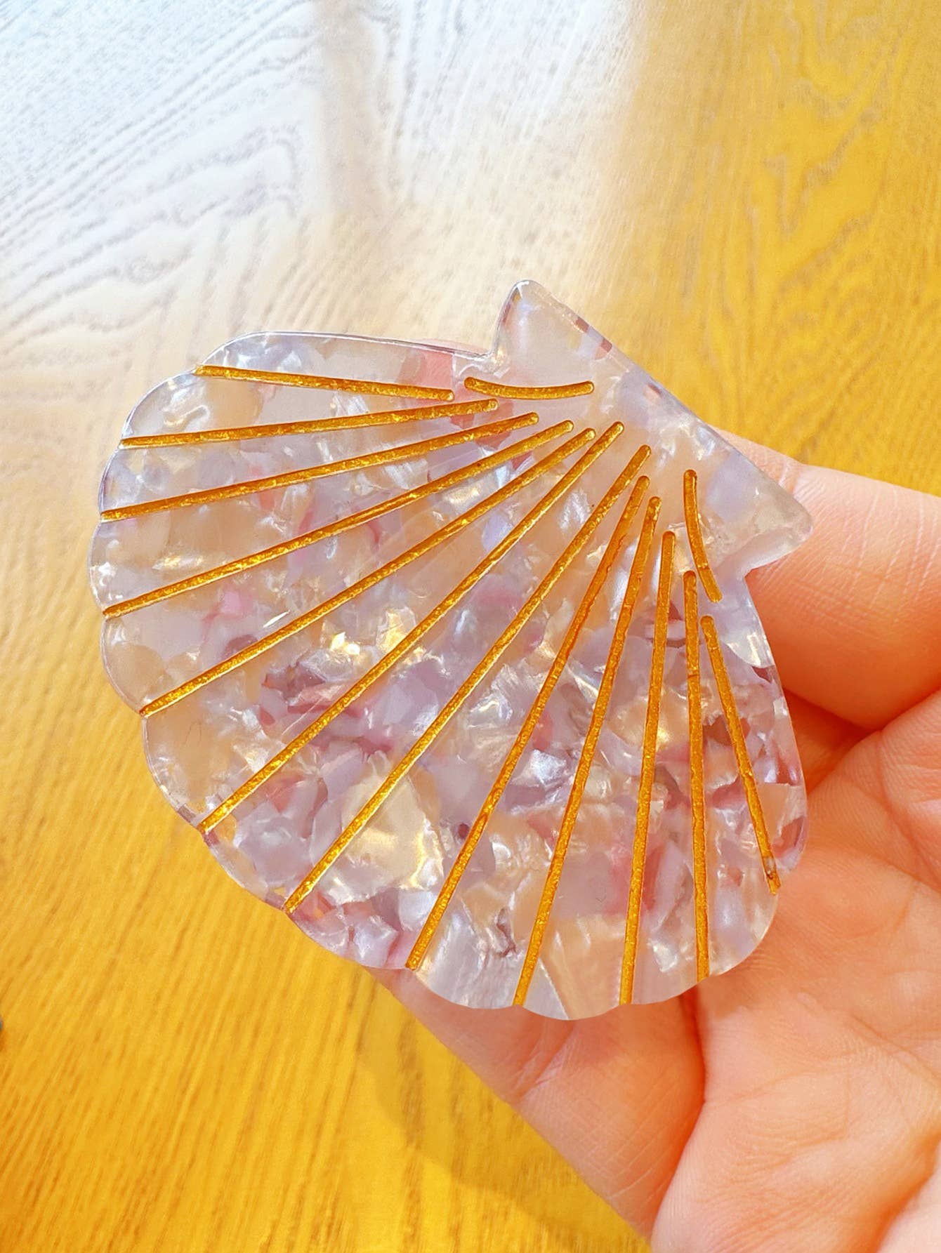 Shell Claw Clip