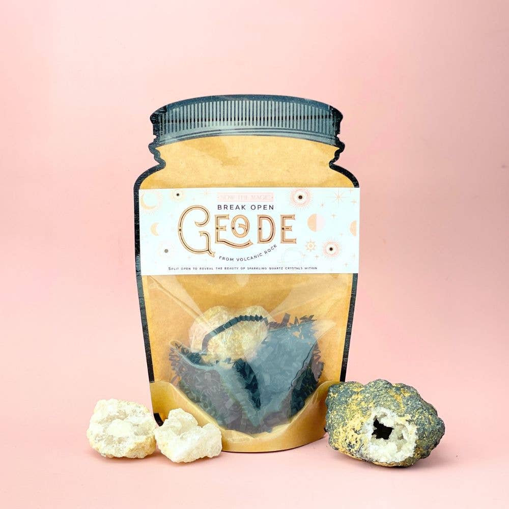 Geode Rock – Hidden Crystal Treasure