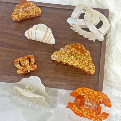 Pretzel Claw Clip