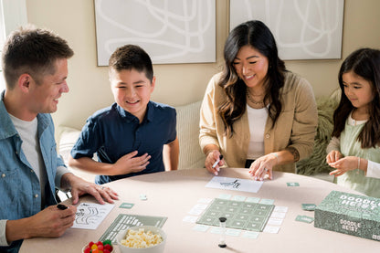 DOODLE HEIST: Quick Drawing Family Game