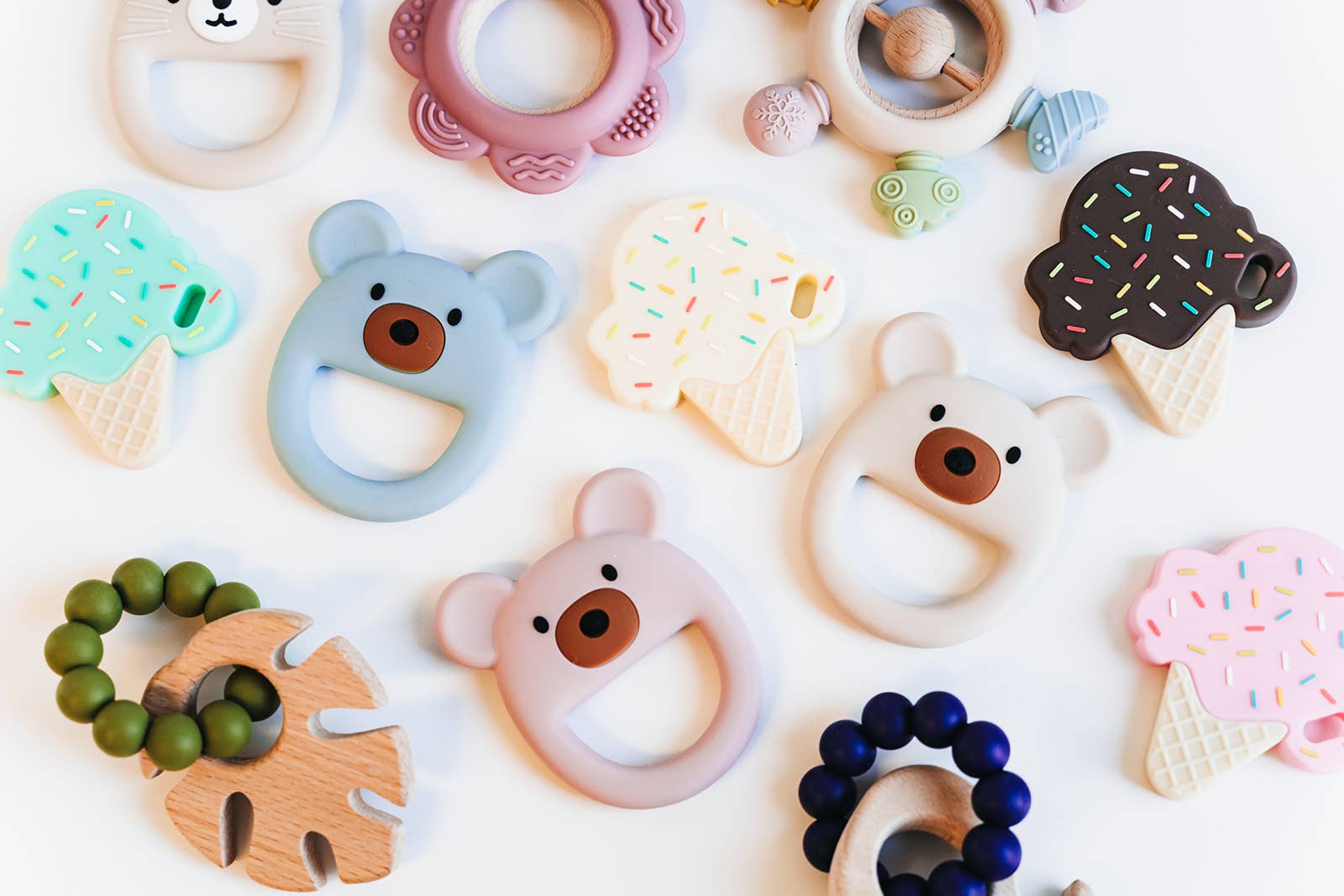 Green Leaf Silicone &amp; Beechwood Teether